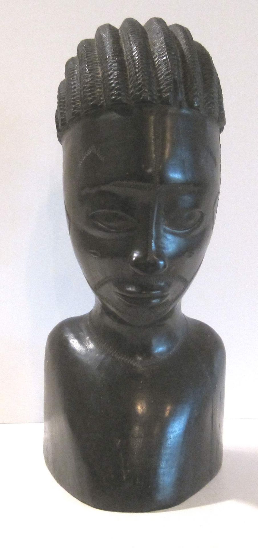 Belle tête africaine en ébène, travail de la fin des années 1930, origine Guinée [...] - Bild 6 aus 18