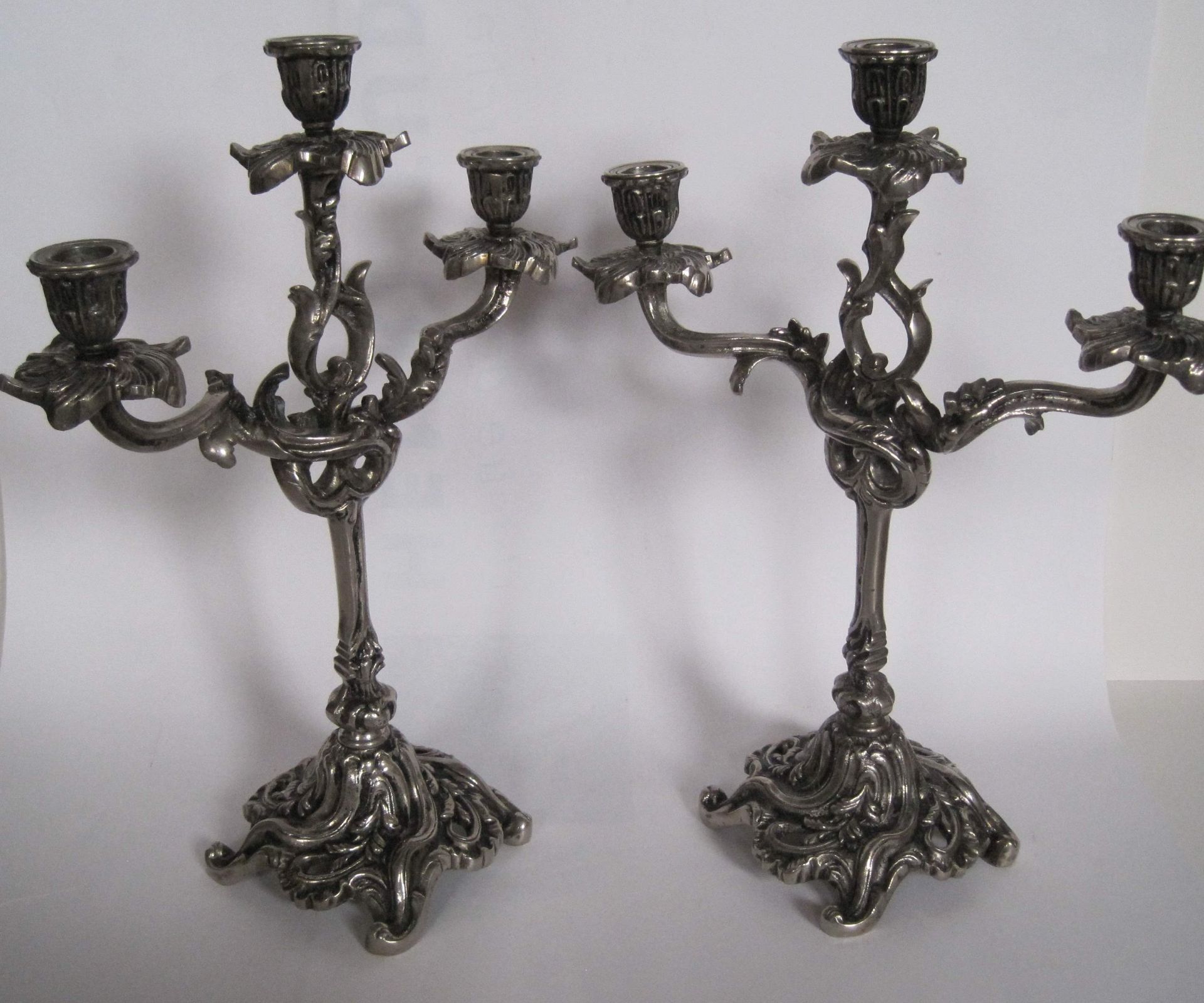 Paire de candélabres à 3 branches, métal argenté - Hauteur : 37cm, diamètre du [...] - Bild 5 aus 12