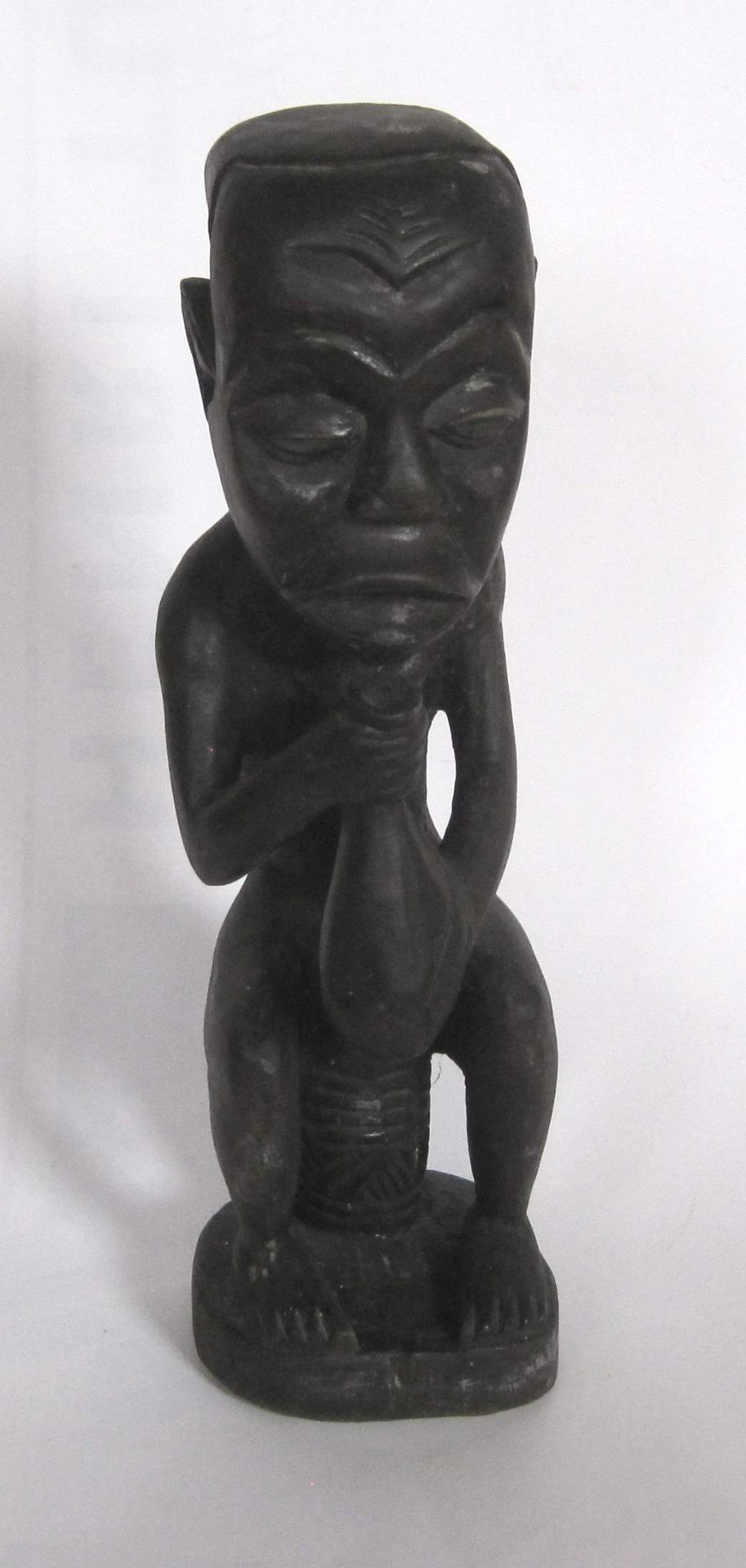 Statuette africaine des années 70, personnage masculin à la gourde - Origine [...]