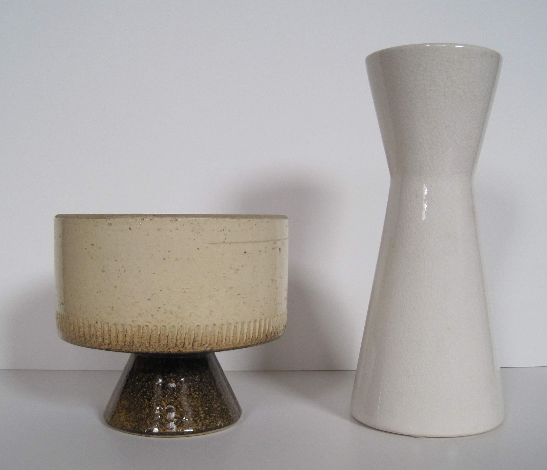 Ensemble de 2 céramiques des années 50 : 1 vase de forme bi-cylindrique dans le [...] - Bild 2 aus 6