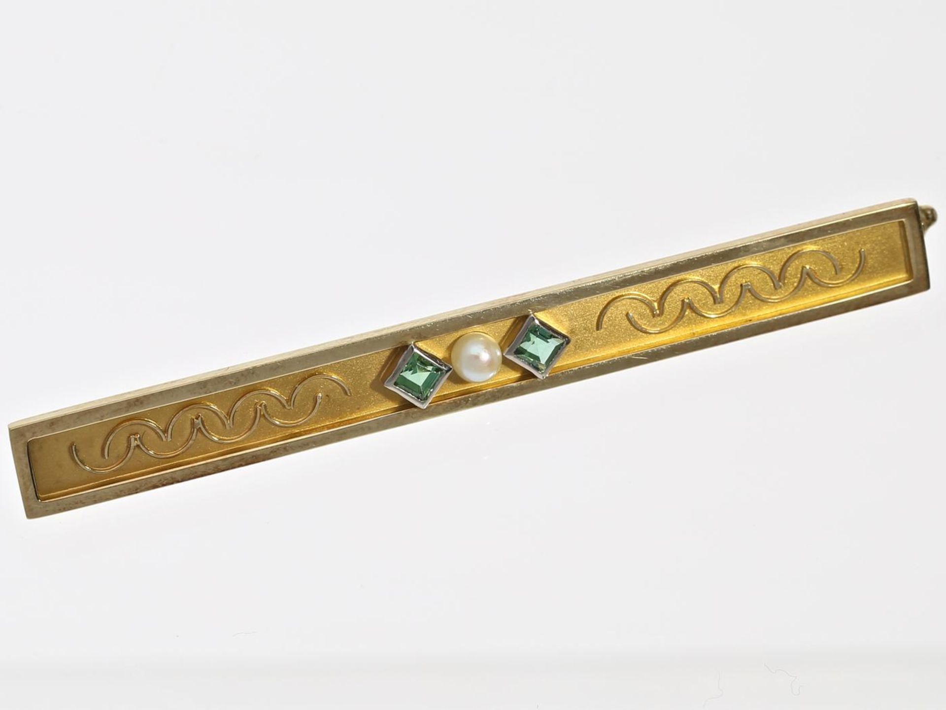Brosche/Nadel: attraktive Brosche mit grünen Turmalinen und kleiner Perle Ca. 6cm lang, ca. 5,7g,