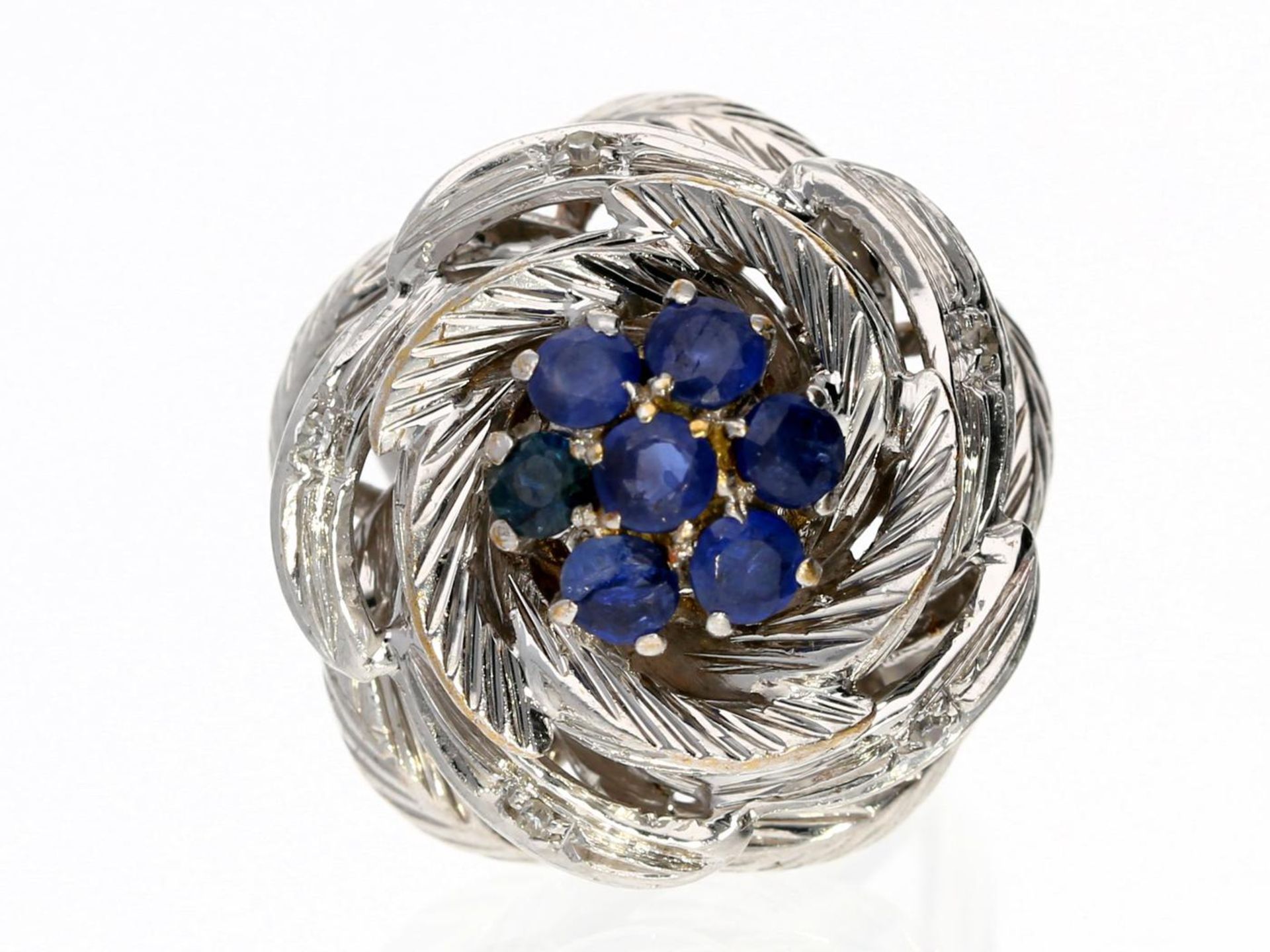 Ring: außergewöhnlicher und dekorativer vintage Saphir/Diamant-Goldschmiedering, 18K Weißgold Ca.