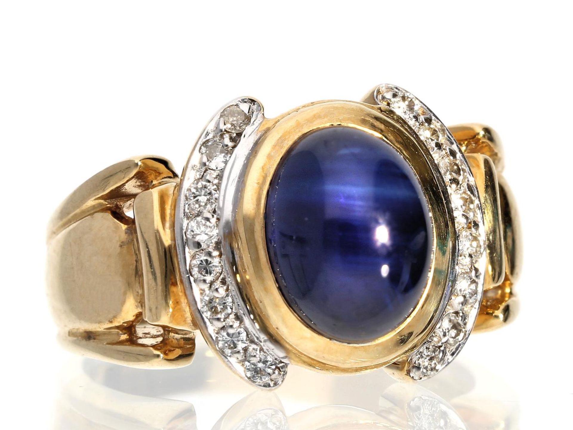Ring: feiner, ehemals teurer Goldschmiedering mit sehr schönem Saphir von ca. 2,5ct und hochwertigem