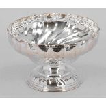 Aufsatzschale / Bowl 925er Silber. Punzen: Herst.-Marke, 925. H. 10,5 cm. D. 17 cm. Gew.: 286 g.