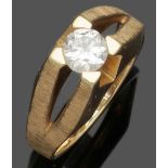 Damenring mit einem Diamantsolitär im Altschliff A Lady's diamond ring 750er GG, gestemp. 1