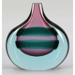 Flache Vase Sommerso Luciano Gaspari für Salviati & C., Murano um 1970. Violettes Glas mit zwei