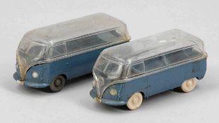 2 Modellautos 2 Model Cars Wohl BRD, 1960er. - "VW Bulli" - Kunststoff. 4 x 10,5 x 4 cm. -