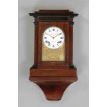 Seltene Biedermeier-Uhr mit Konsole Peter Bofenschen/Hannover. Mahagoni. 49,5 x 34 x 16 cm. Schlag