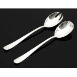 2tlg. Salatbesteck / Pair of Salad Servers 925er Silber. Punzen: Herst.-Marke, 925. L. 24,5 cm.