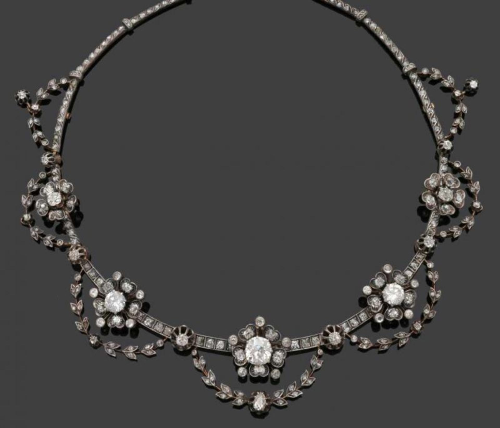 Prunkvolles Diamantcollier der Belle Époque An important diamond necklace from the "Belle Époque", - Bild 2 aus 2