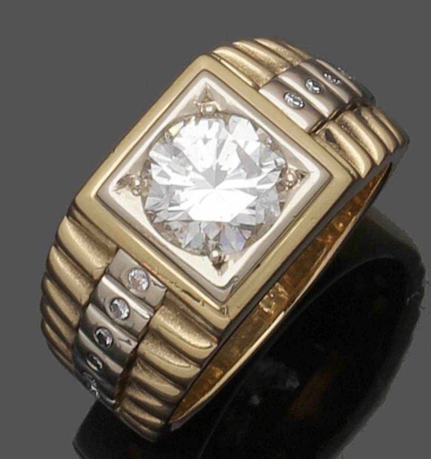 Massiver Ring mit einem Brillanten von 2,3 ct. A Lady's or Gentleman's diamond ring 750er GG,