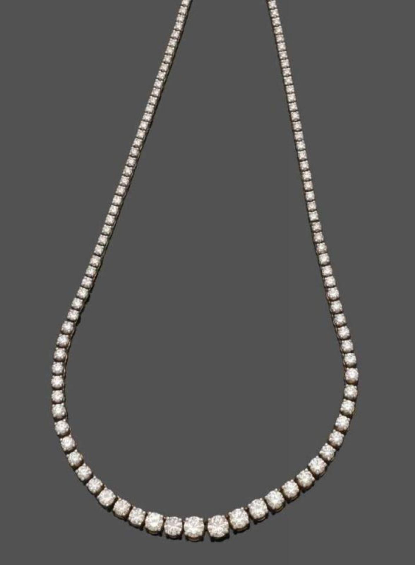 Brillantcollier im Verlauf 585er GG, gestemp. Punze: 12.39. 129 Brillanten zus. 12,39 ct. L. 40 - Bild 4 aus 6