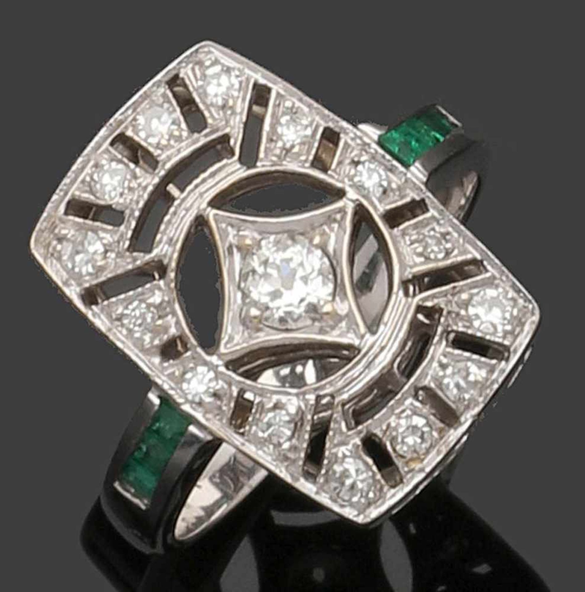 Damendiamantring im Art Déco-Stil A Lady's art nouveau-style diamond ring 750er WG, gestemp. 1