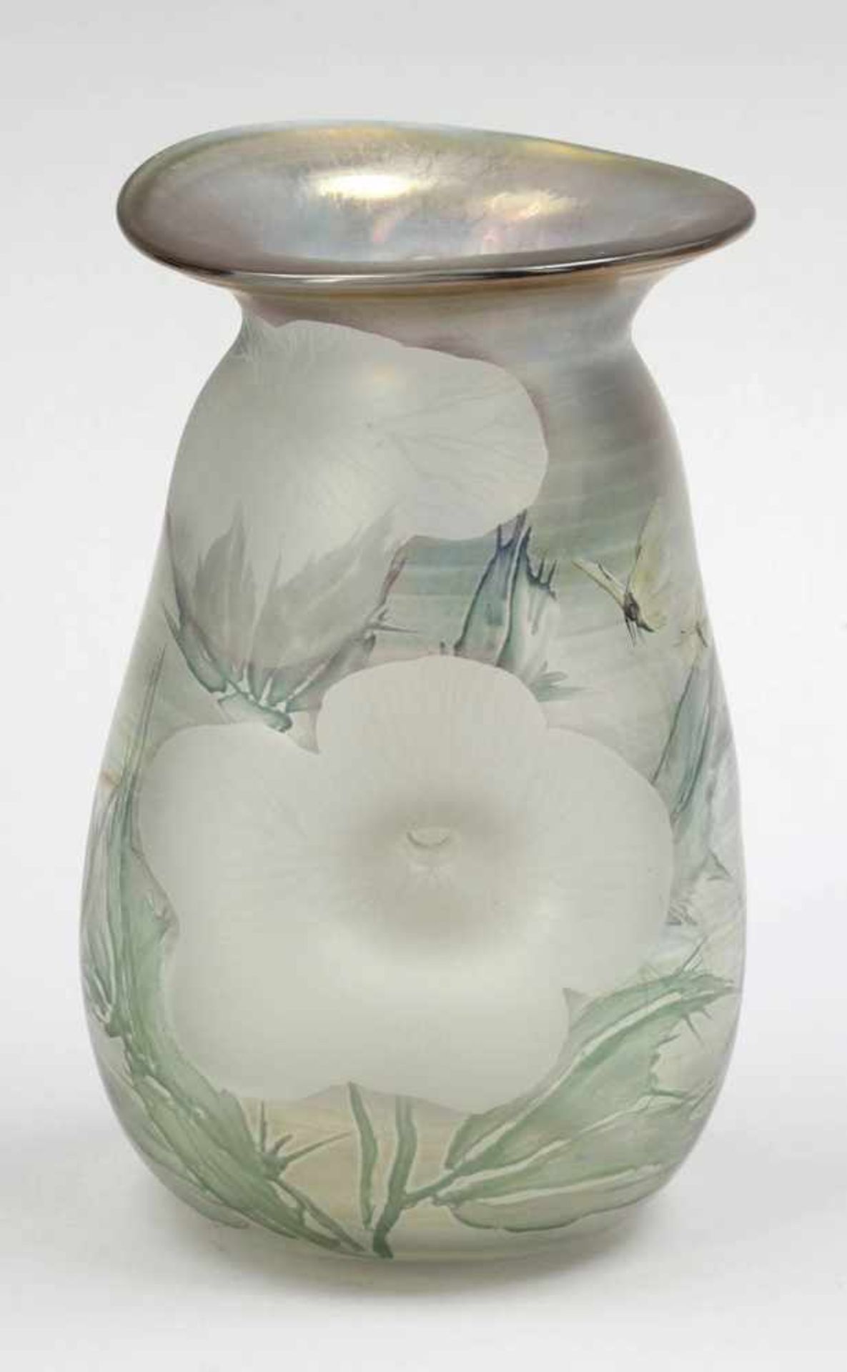 Unikat Vase mit eingestochener Wandung Erwin Eisch, Frauenau 1985. - Blüten mit Schmetterlingen -