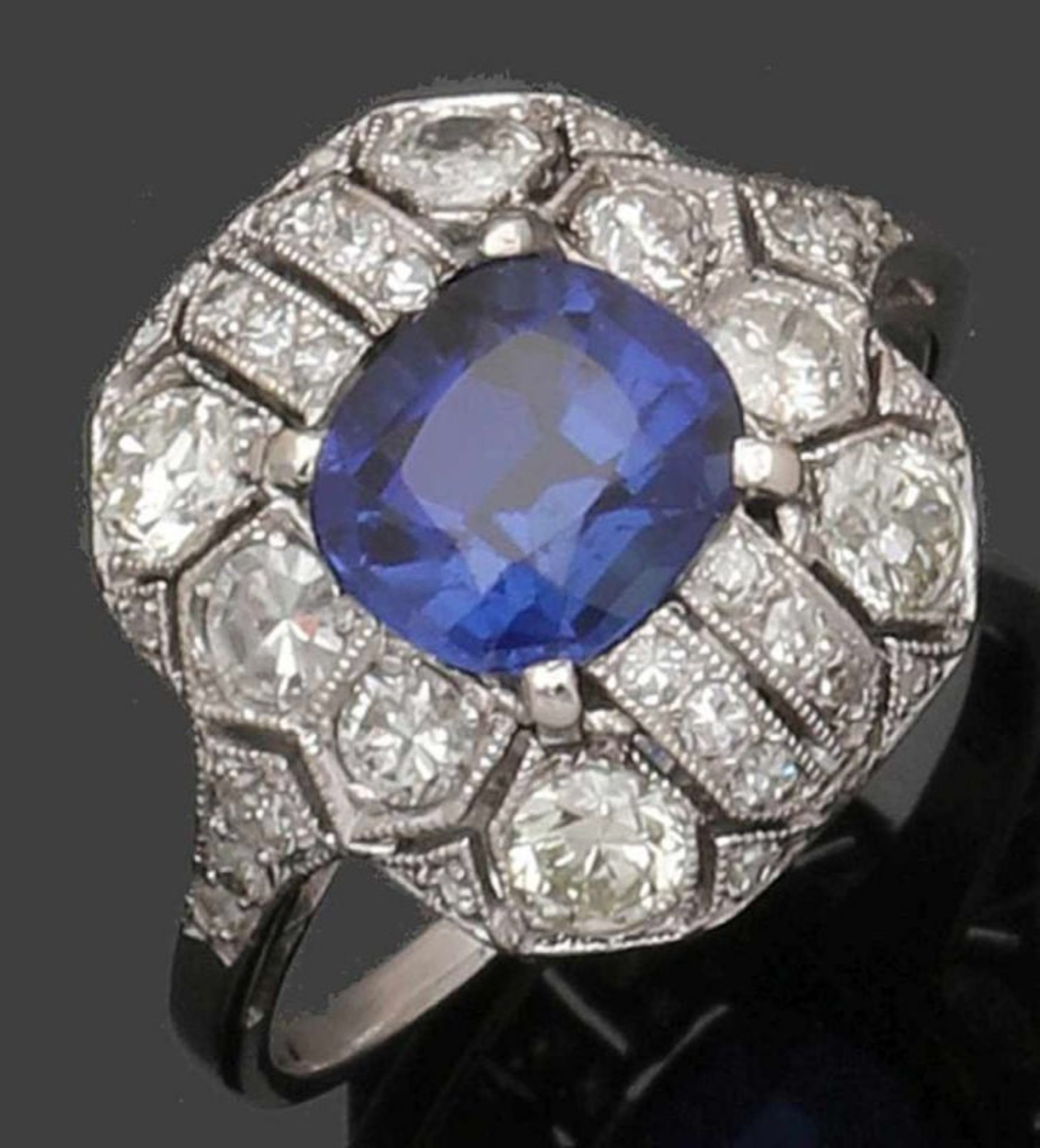 Saphirring des Art Déco A Lady's art nouveau sapphire ring 750er WG, gestemp. Punze: 18ct undeutl. 1 - Bild 2 aus 2