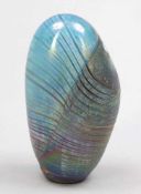 Vase Robert Coleman, Mount Vernon (USA) 1983. Blaues Glas mit aufgeschmolzenen Farboxyden z. T.