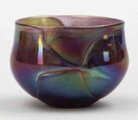 Vase Robert Coleman, Mount Vernon (USA) Farbloses Glas, mit gelben und violetten Aufschmelzungen.