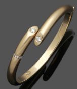 Moderner Brillantarmreif A diamond bangle 585er GG, gestemp. 2 Brillanten zus. ca. 0,36 ct. 4