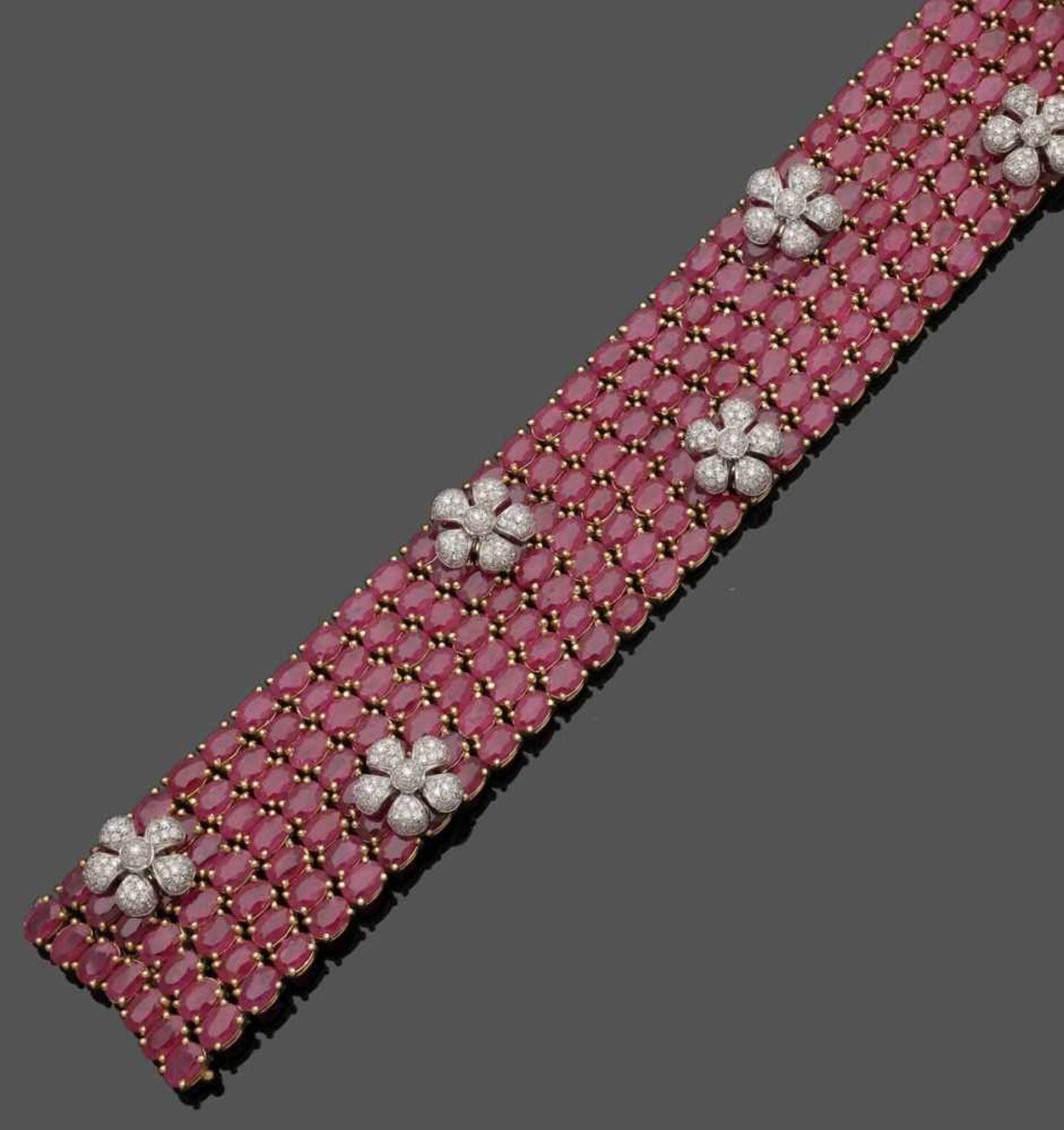 Dekoratives Rubin- und Brillantarmband A fancy ruby and diamond bracelet 375er GG, gestemp. 211 - Bild 4 aus 4