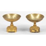 Paar Empire Aufsatzschalen Pair of Empire Bowl Bronze. H. 9,5 cm. D. 11 cm. Akanthusblattdekor