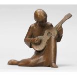 Peter Steyer 1927 Senica - 2009 Neubulach-Liebelsberg - Gitarrenspieler - Bronze. Braun patiniert.