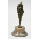 Künstler des 20. Jahrhunderts - Mephisto - Bronze. Grün patiniert. Marmorsockel. H. o / m. Sockel