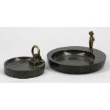 Schale mit Jungen Bowl with Boy Marmor. Bronze. H. 11 cm. D. 21,5 cm. Runde Schale mit kleinem