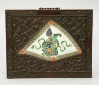 Bildplatten China, Kangxi 1654 - 1722. Porzellan. Poylchrom bemalt. 16 x 25 cm. Rahmen. - Zustand:
