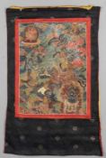 Thangka Nepal/Tibet, 19. Jahrhundert. Gouache/Leinen. Seidenbrokat. 62 x 46 cm. 100 x 69 cm.