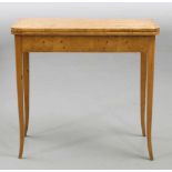 Biedermeier-Beistelltisch Um 1840. Birke. 81 x 85,5 x 42/85 cm. Best.