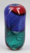 Vase Murano. Opakweißes Glas mit blauem, rotem und grünem Glas überfangen. Überfangen mit