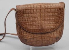 Handtasche mit Portemonnaie Krokoleder. Tasche in Beutelform mit schmalem Trageriemen (17,5 x 20