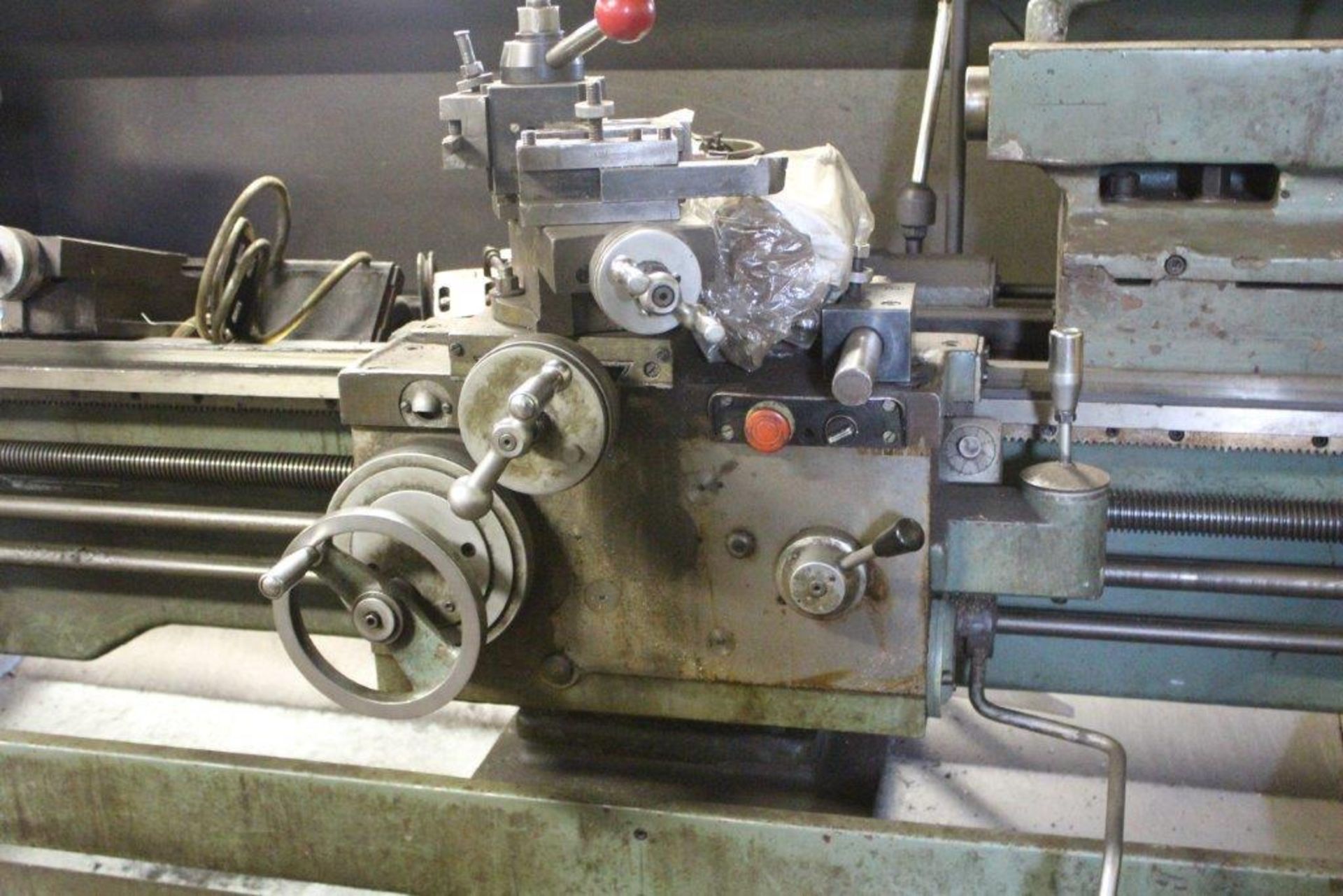 Hercules Gap Lathe- 20" swing, 7' bed with taper attachment and spare motors - Image 4 of 8