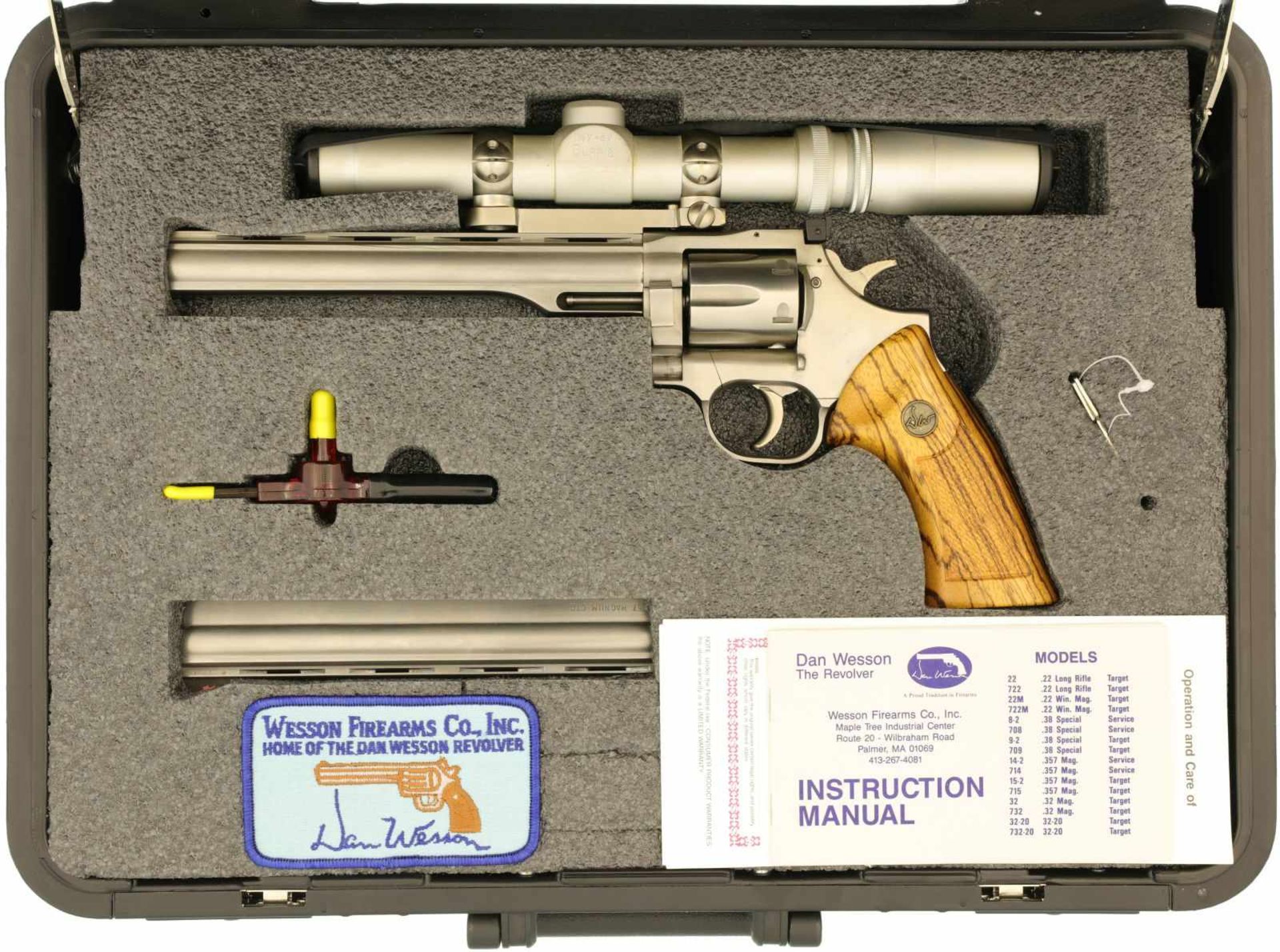 Revolver, Dan Wesson, Kal. .357Mag@ LL 8", polierte Stainless-Steel-Waffe, DA-Abzug,