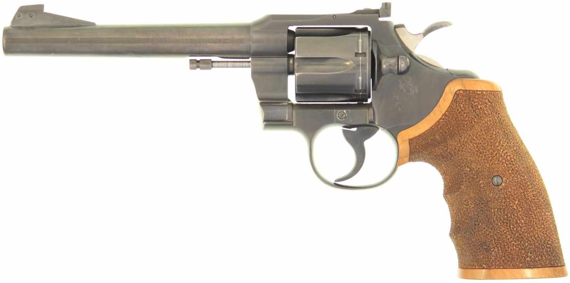 Revolver, Colt Officers Model Match, Kal. .22LR@ LL 6". Brünierte Ganzstahlwaffe mit DA-Abzug.