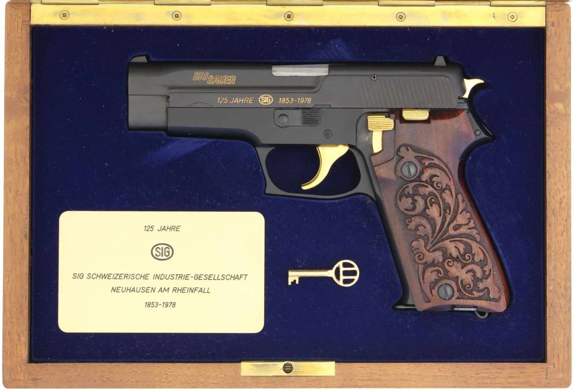 Jubiläums Pistole, SIG-Sauer P220, Kal. 9mmP@ 125 Jahre SIG, 1853-1978. Schwarz eloxiertes