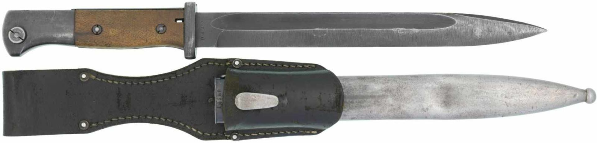 Bajonett Seitengewehr 84/98 zu k98@ KL 250mm, TL 385mm, einschneidige brünierte Klinge mit