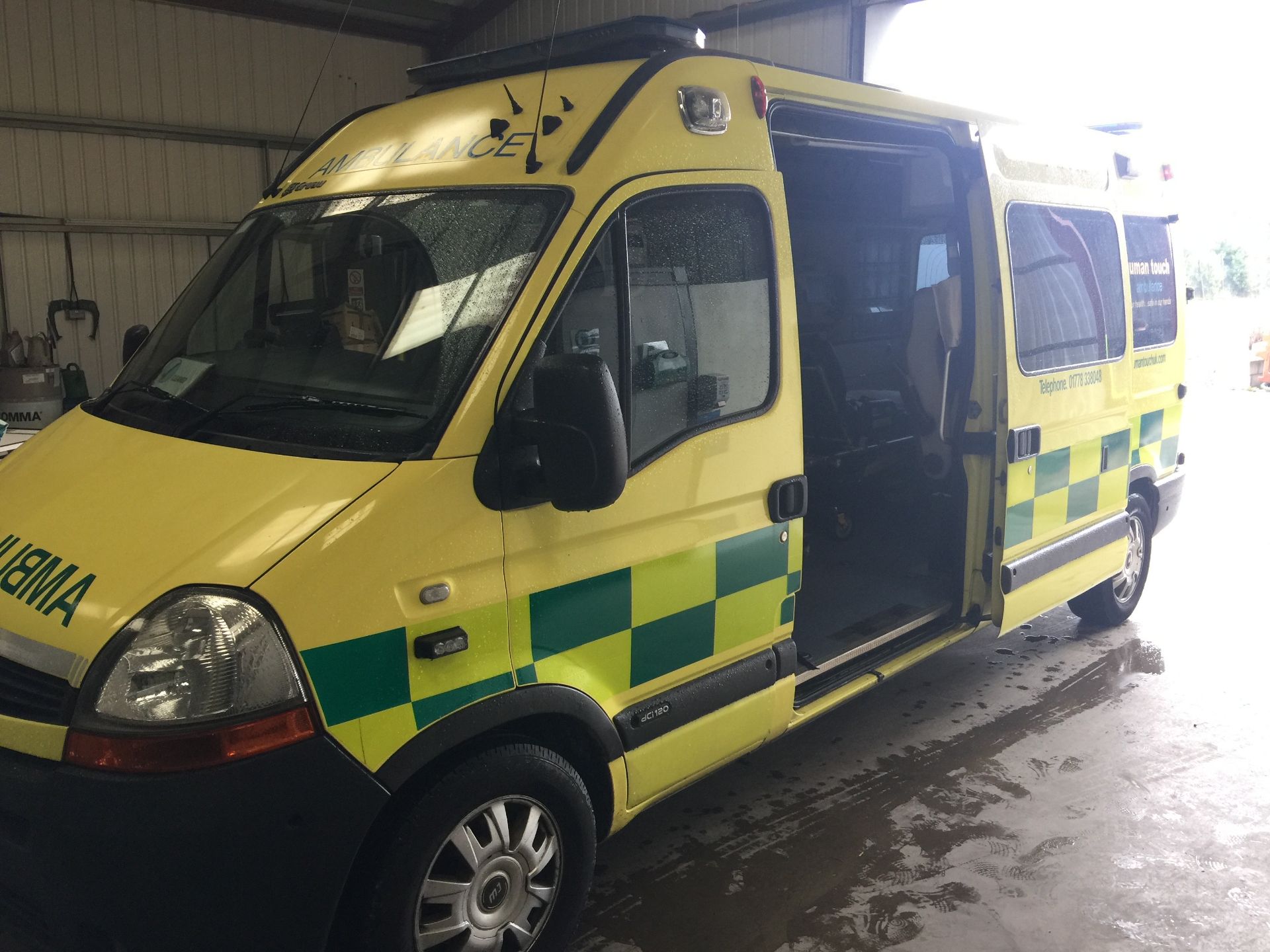 Renault Master standard body HDU ambulance Registration No BX09 LBJ, 322494 recorded miles, date - Image 4 of 12