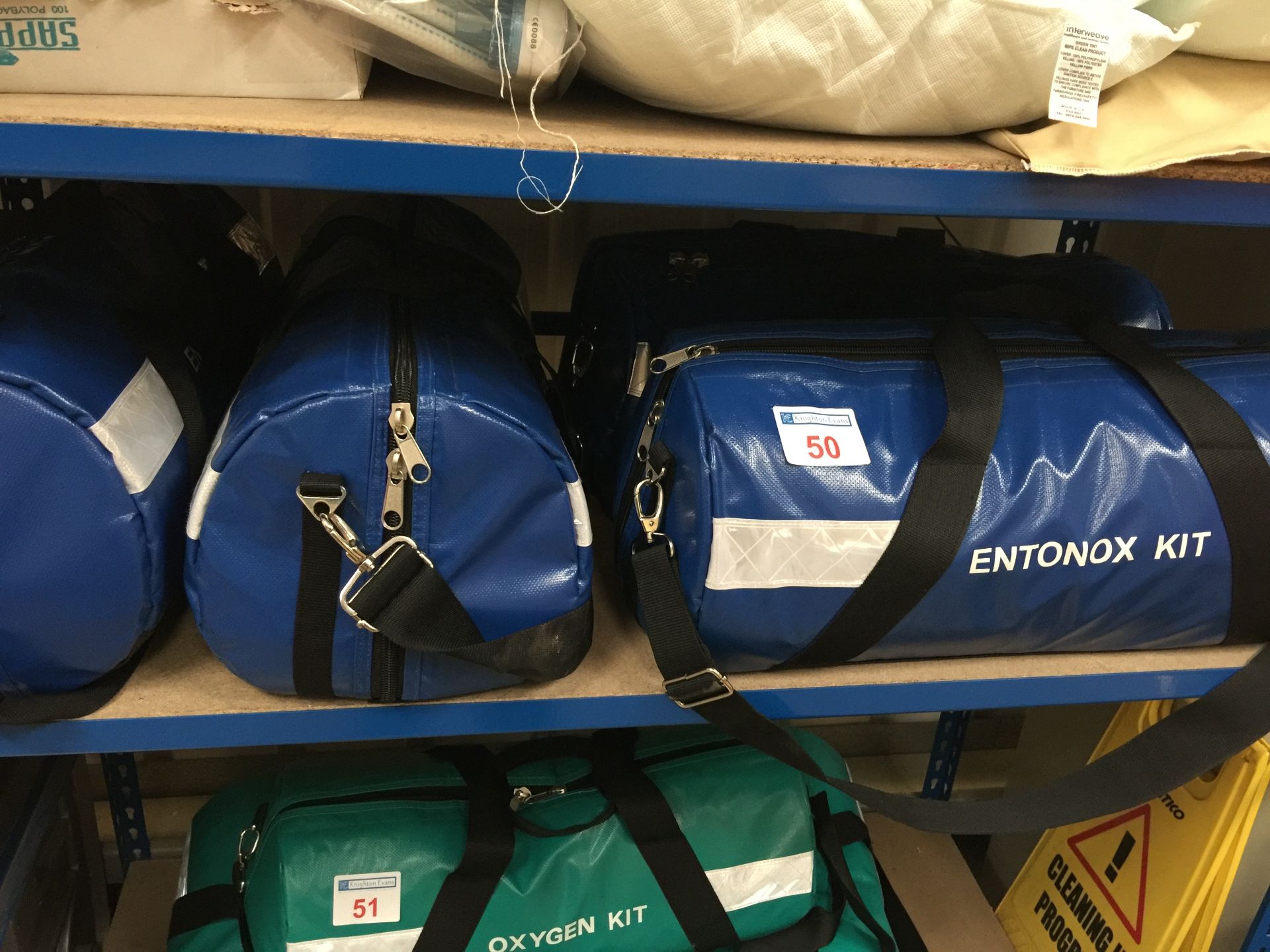 4 Paramedic Entonox kits