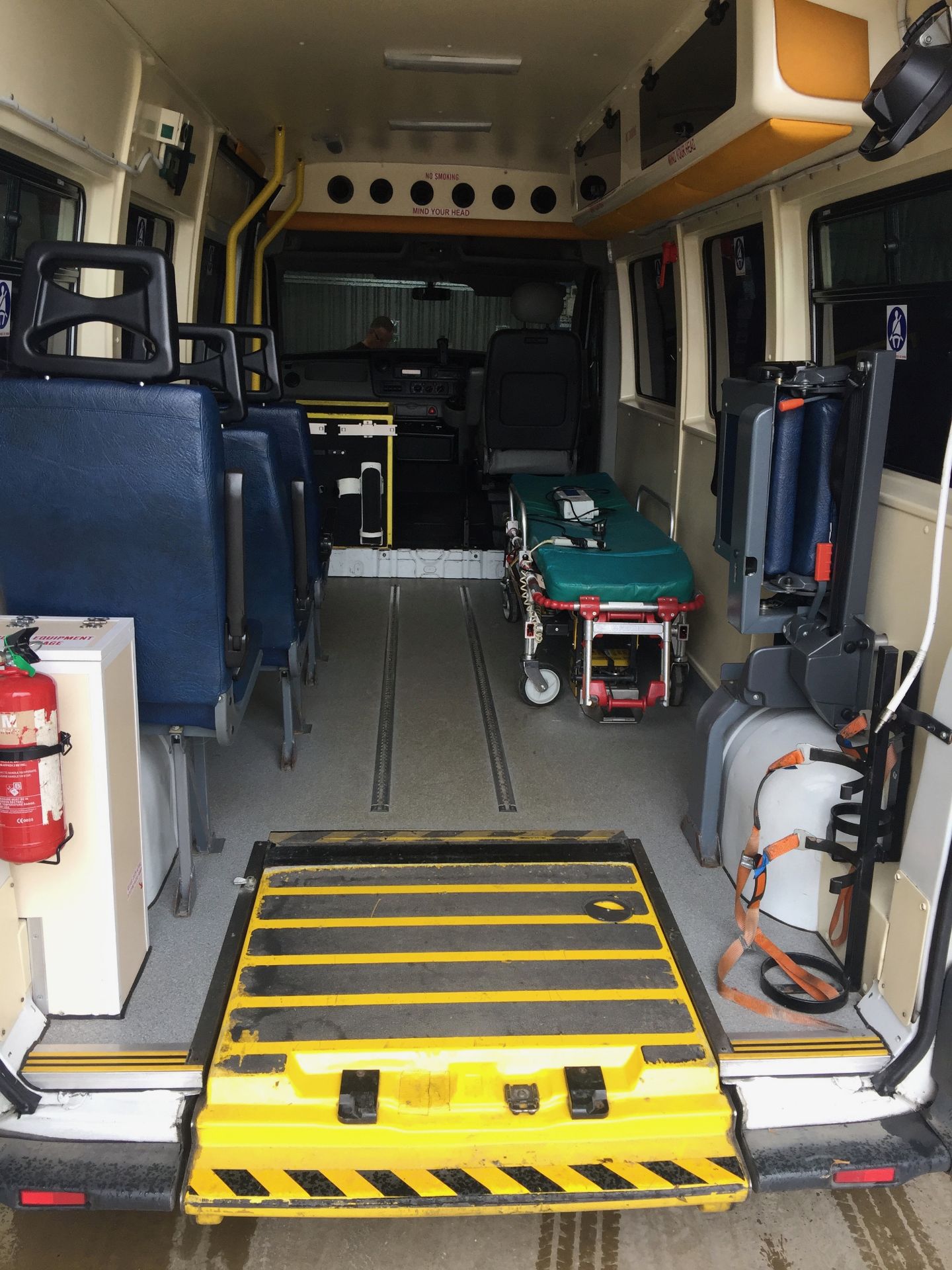Renault Master standard body patient transfer ambulance Registration No YX08 HZL, 156907 recorded - Bild 5 aus 7