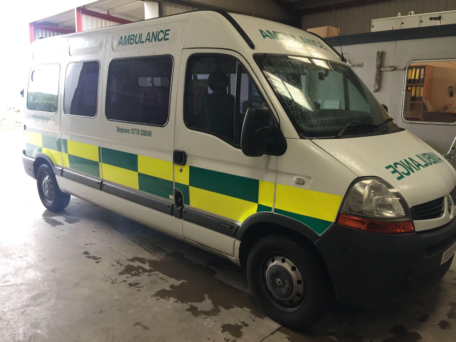 Renault Master standard body patient transfer ambulance Registration No YX08 HZL, 156907 recorded - Bild 2 aus 7