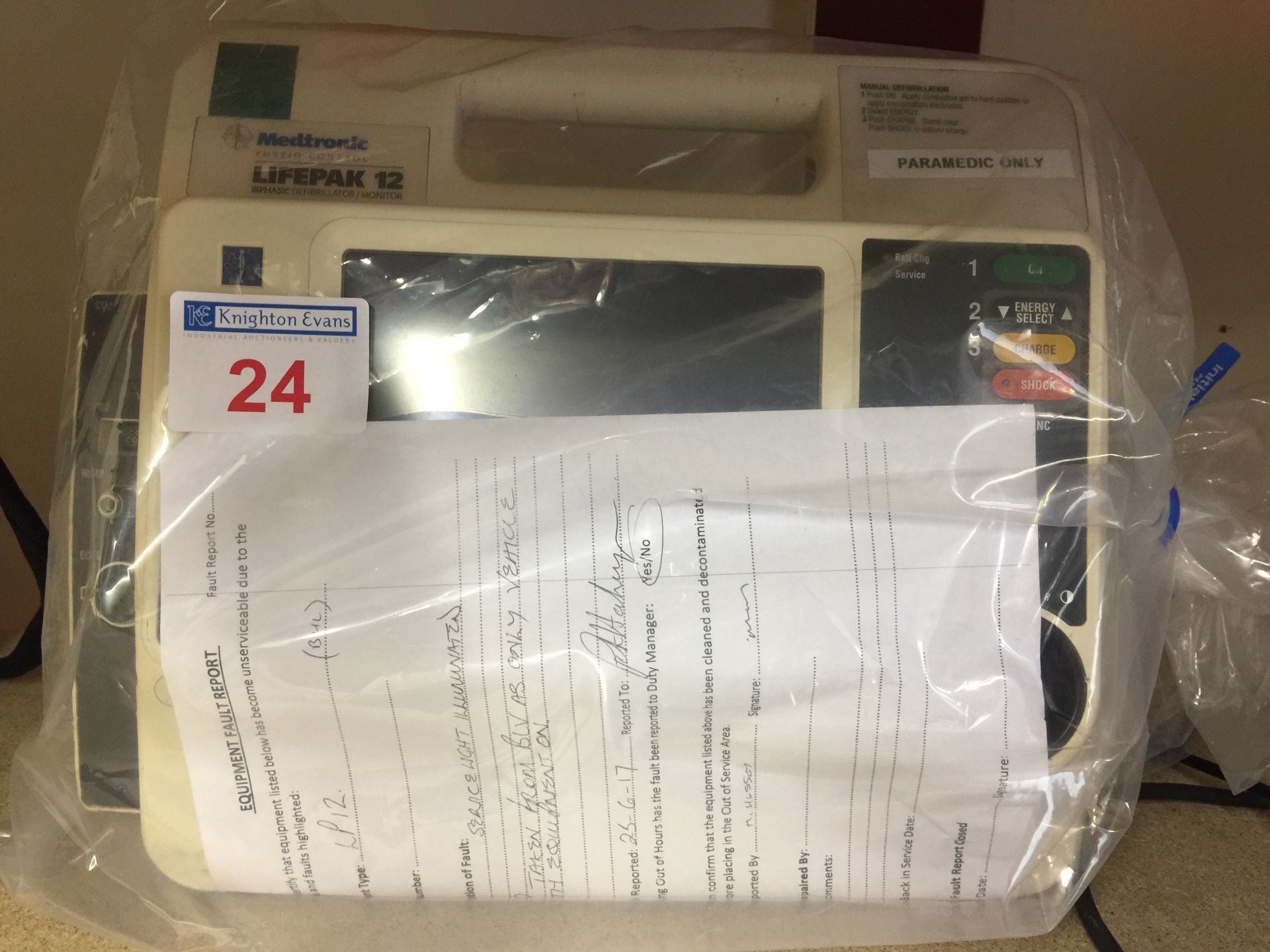 Medtronic Physio Control Life-Pak 12 portable defibrillator base unit with failure report 25/06/