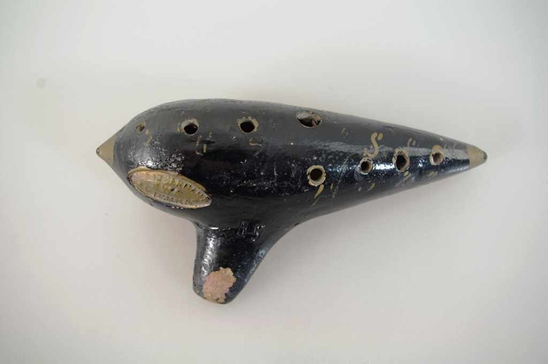 Ocarina (Gefäßflöte), Tonkorpus, gem. Made in Germany EWA Vienna, Gebrauchsspuren, l. ca. 14cm