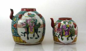 2 Teekannen China um 1900, bauchige Form mit 4 Henkel, polychrome Darstellung eines Qilin mit Frau