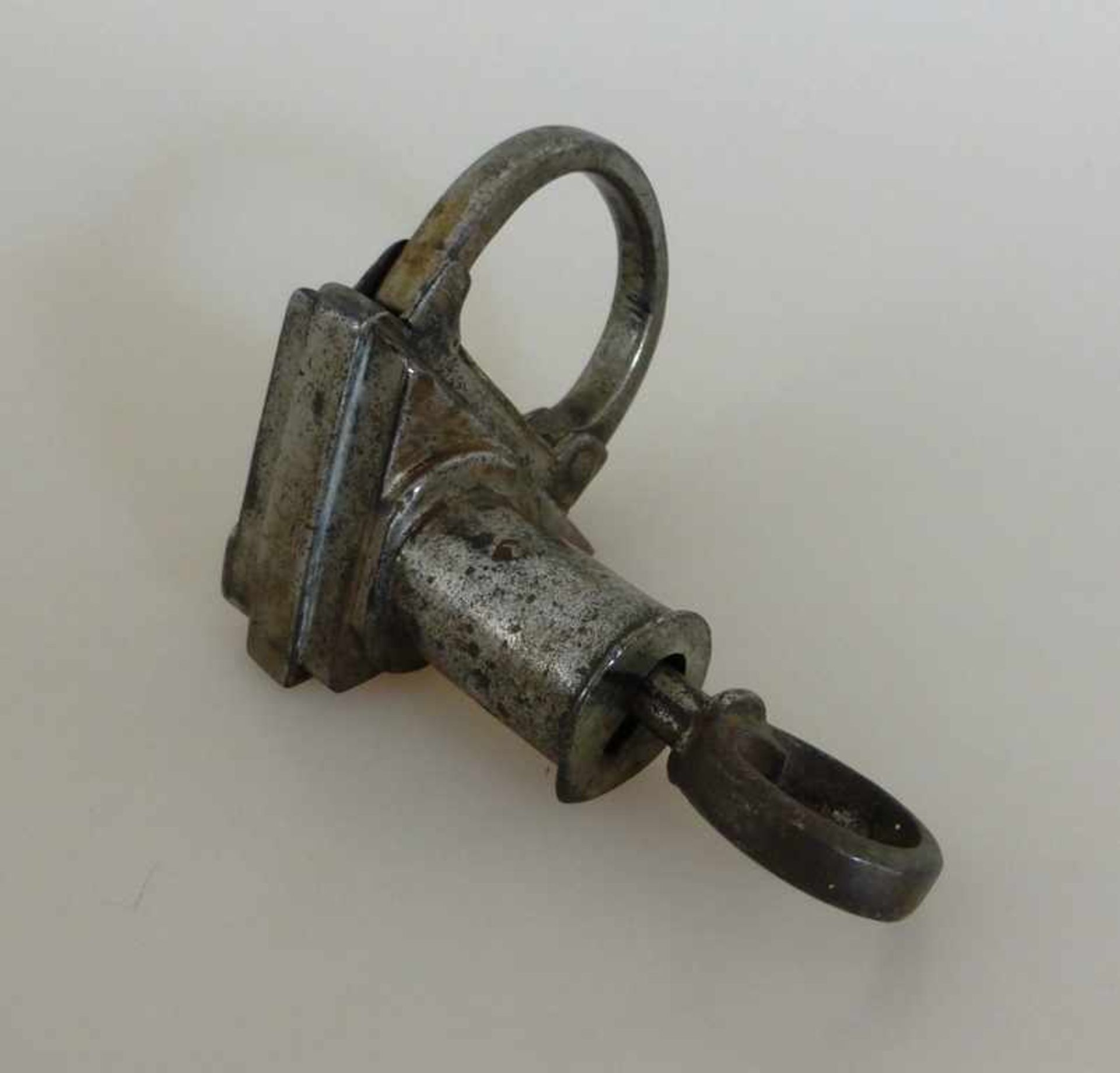 Vorhängeschloss mit Schlüssel, um 1800, Eisen, funktionstüchtig, süddeutsch, wohl Nürnberg, 11cm x