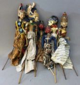 Konvolut von 6 Stabmarionetten "Wayang", Bali 1.H.20.Jh., Holz / Stoff, in traditioneller