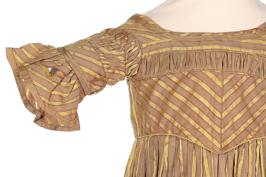 A striped satin girl's dress, late 1830s, with high V-shaped waistline, - Image 5 of 8