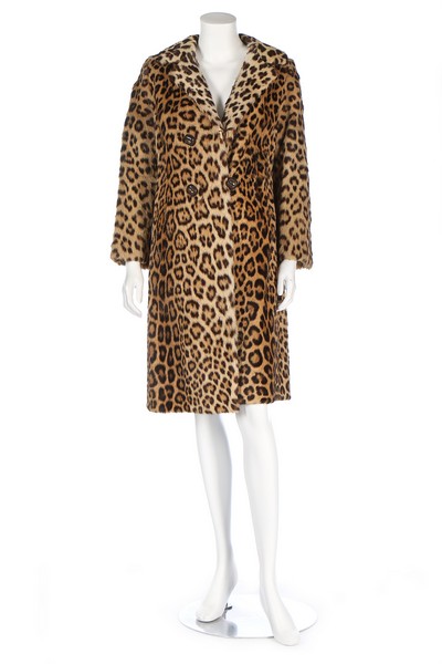 A Seymour Kearney leopard skin coat, circa 1960, panthera pardus, labelled, - Bild 2 aus 8