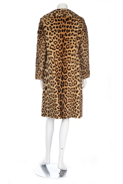 A Seymour Kearney leopard skin coat, circa 1960, panthera pardus, labelled, - Bild 4 aus 8