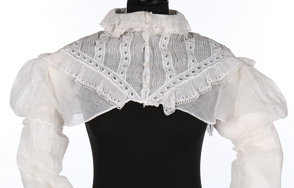 A whiteworked muslin spencer bodice, 1810-20, empire-line with frilled cutwork collar, - Image 5 of 8